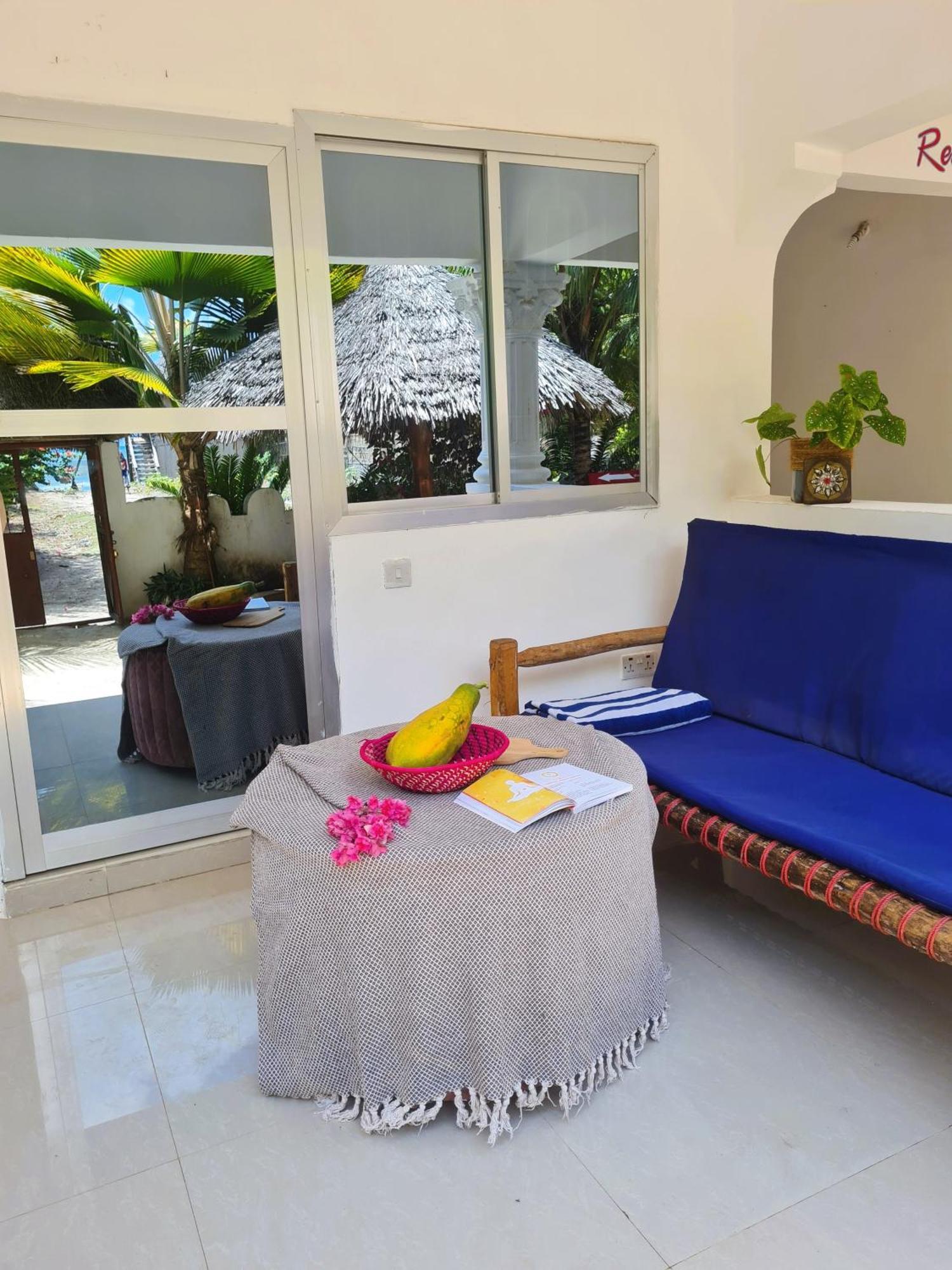 Beachfront Villa Ladha Ya Zanzibar จัมเบียนี ภายนอก รูปภาพ