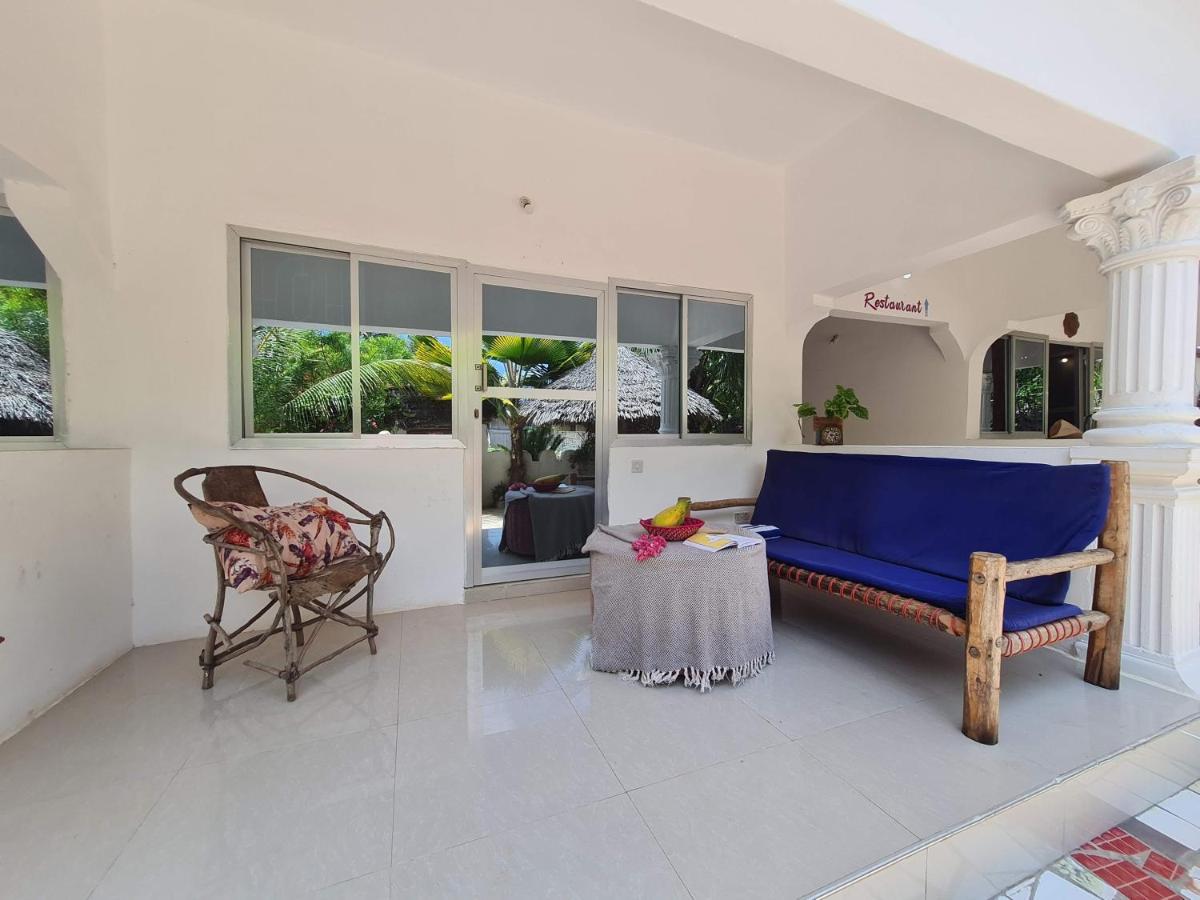 Beachfront Villa Ladha Ya Zanzibar จัมเบียนี ภายนอก รูปภาพ