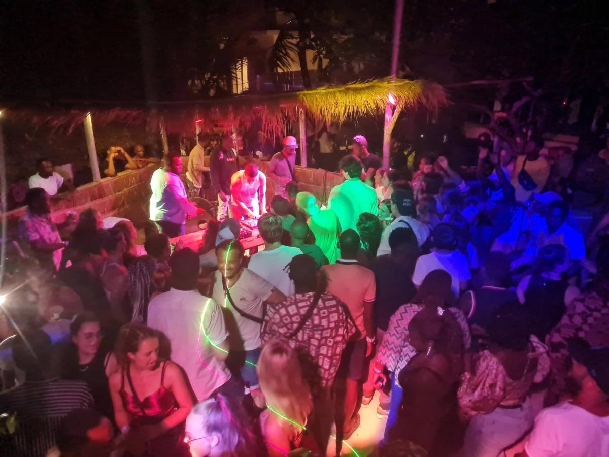Beachfront Villa Ladha Ya Zanzibar จัมเบียนี ภายนอก รูปภาพ