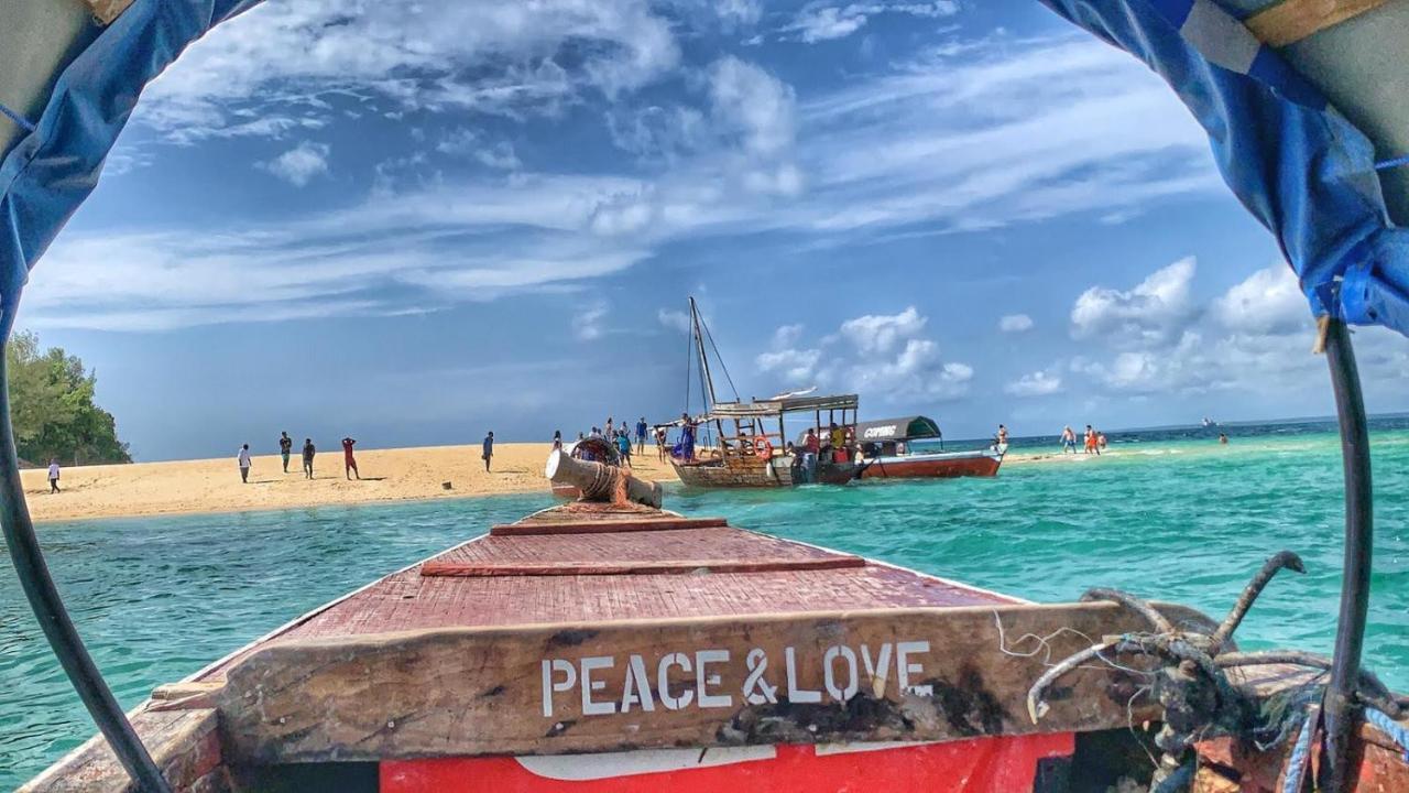 Beachfront Villa Ladha Ya Zanzibar จัมเบียนี ภายนอก รูปภาพ