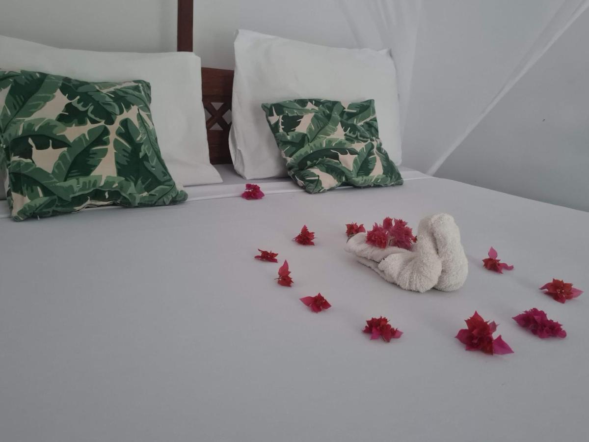 Beachfront Villa Ladha Ya Zanzibar จัมเบียนี ภายนอก รูปภาพ