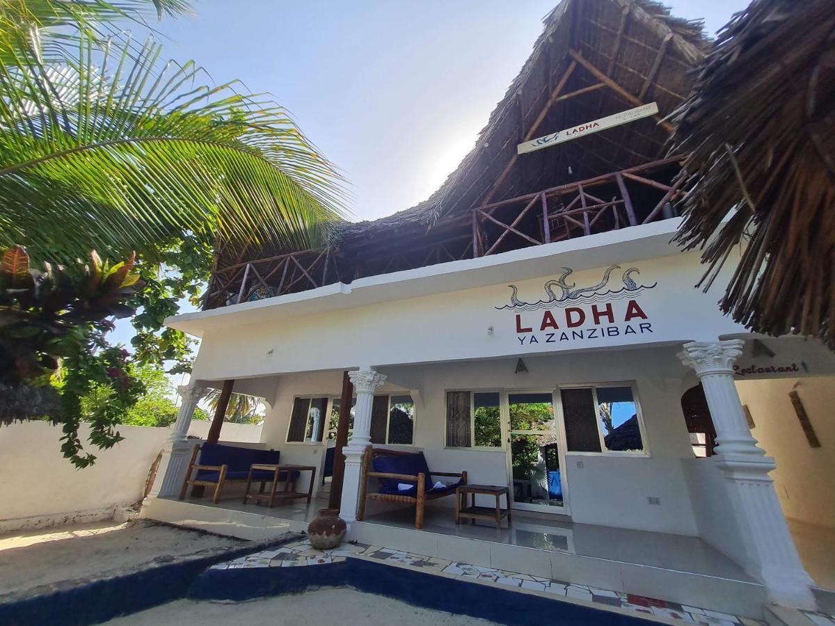 Beachfront Villa Ladha Ya Zanzibar จัมเบียนี ภายนอก รูปภาพ