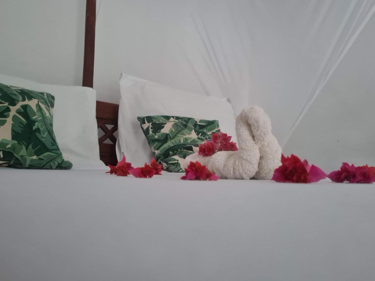 Beachfront Villa Ladha Ya Zanzibar จัมเบียนี ภายนอก รูปภาพ