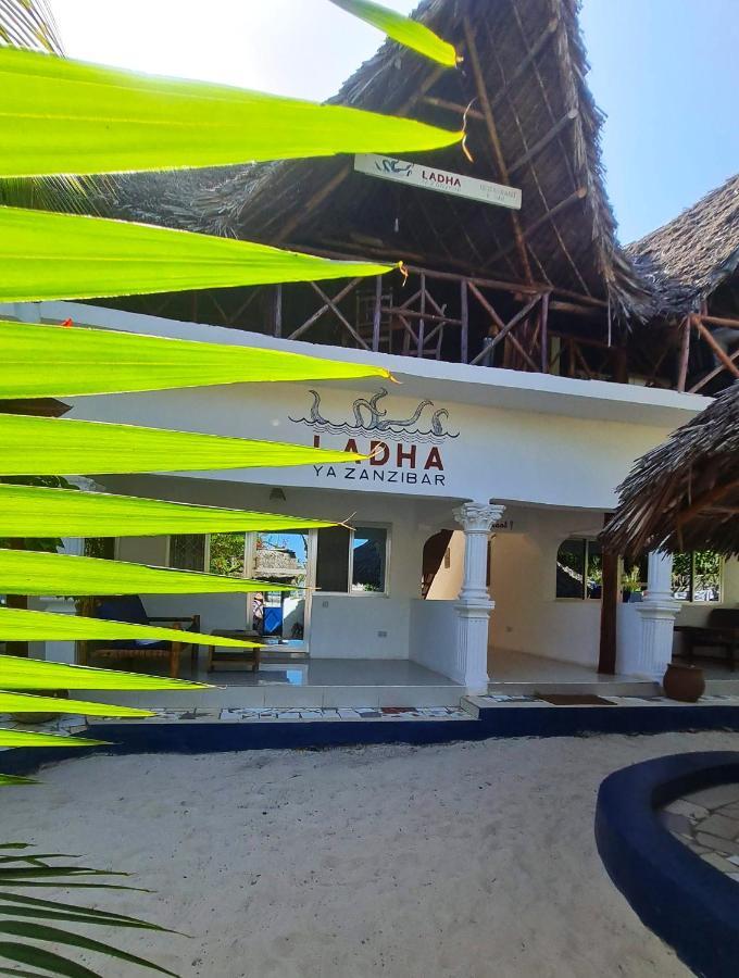 Beachfront Villa Ladha Ya Zanzibar จัมเบียนี ภายนอก รูปภาพ