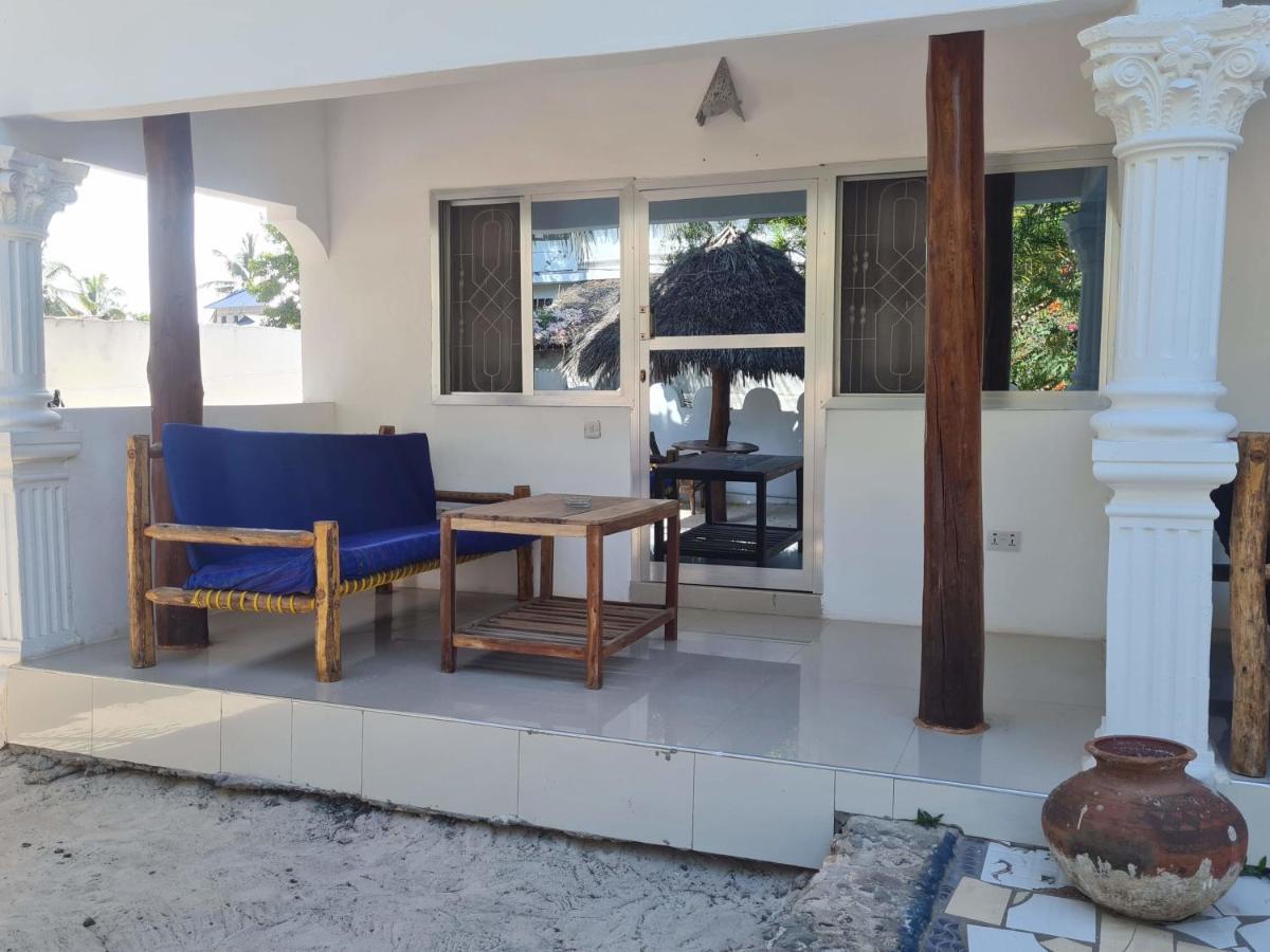 Beachfront Villa Ladha Ya Zanzibar จัมเบียนี ภายนอก รูปภาพ