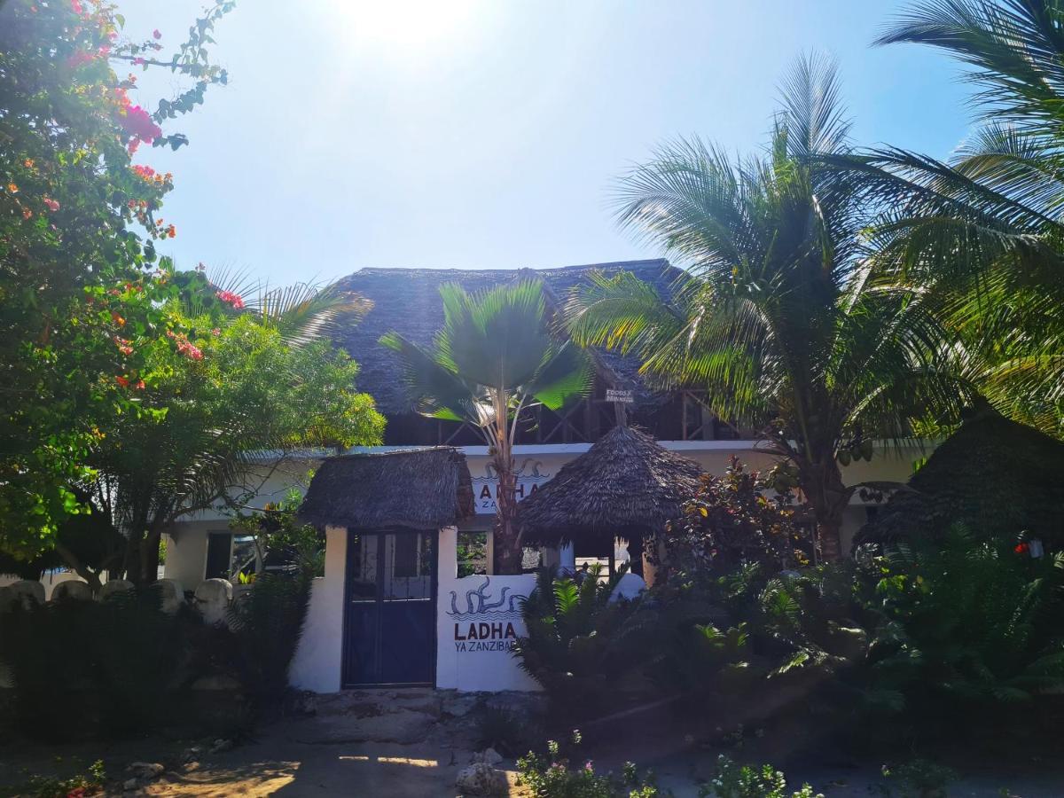 Beachfront Villa Ladha Ya Zanzibar จัมเบียนี ภายนอก รูปภาพ