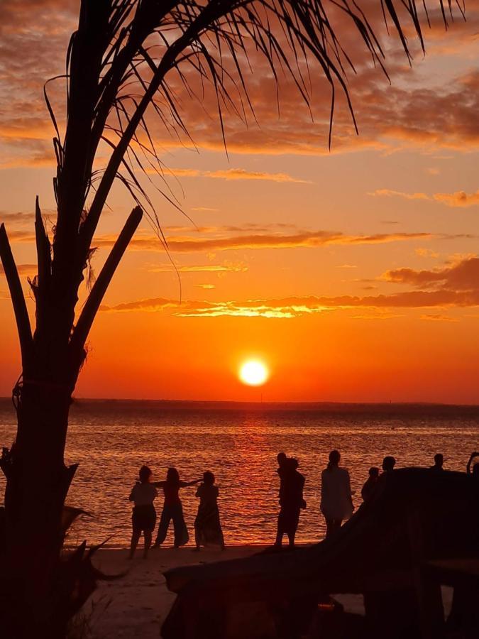Beachfront Villa Ladha Ya Zanzibar จัมเบียนี ภายนอก รูปภาพ
