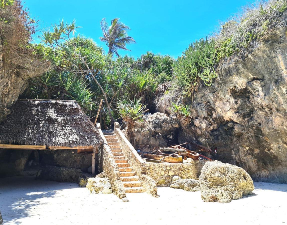 Beachfront Villa Ladha Ya Zanzibar จัมเบียนี ภายนอก รูปภาพ