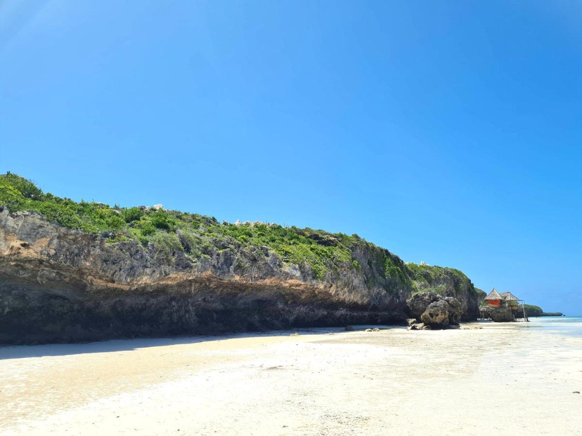 Beachfront Villa Ladha Ya Zanzibar จัมเบียนี ภายนอก รูปภาพ