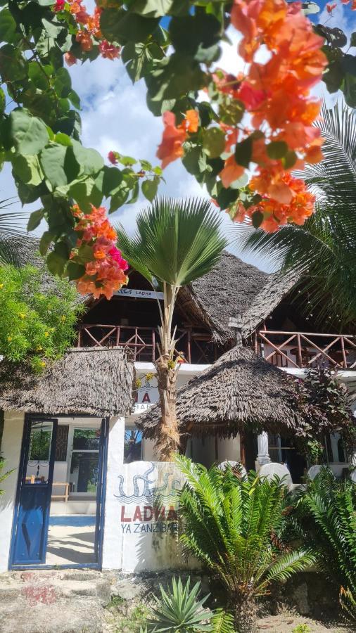 Beachfront Villa Ladha Ya Zanzibar จัมเบียนี ภายนอก รูปภาพ