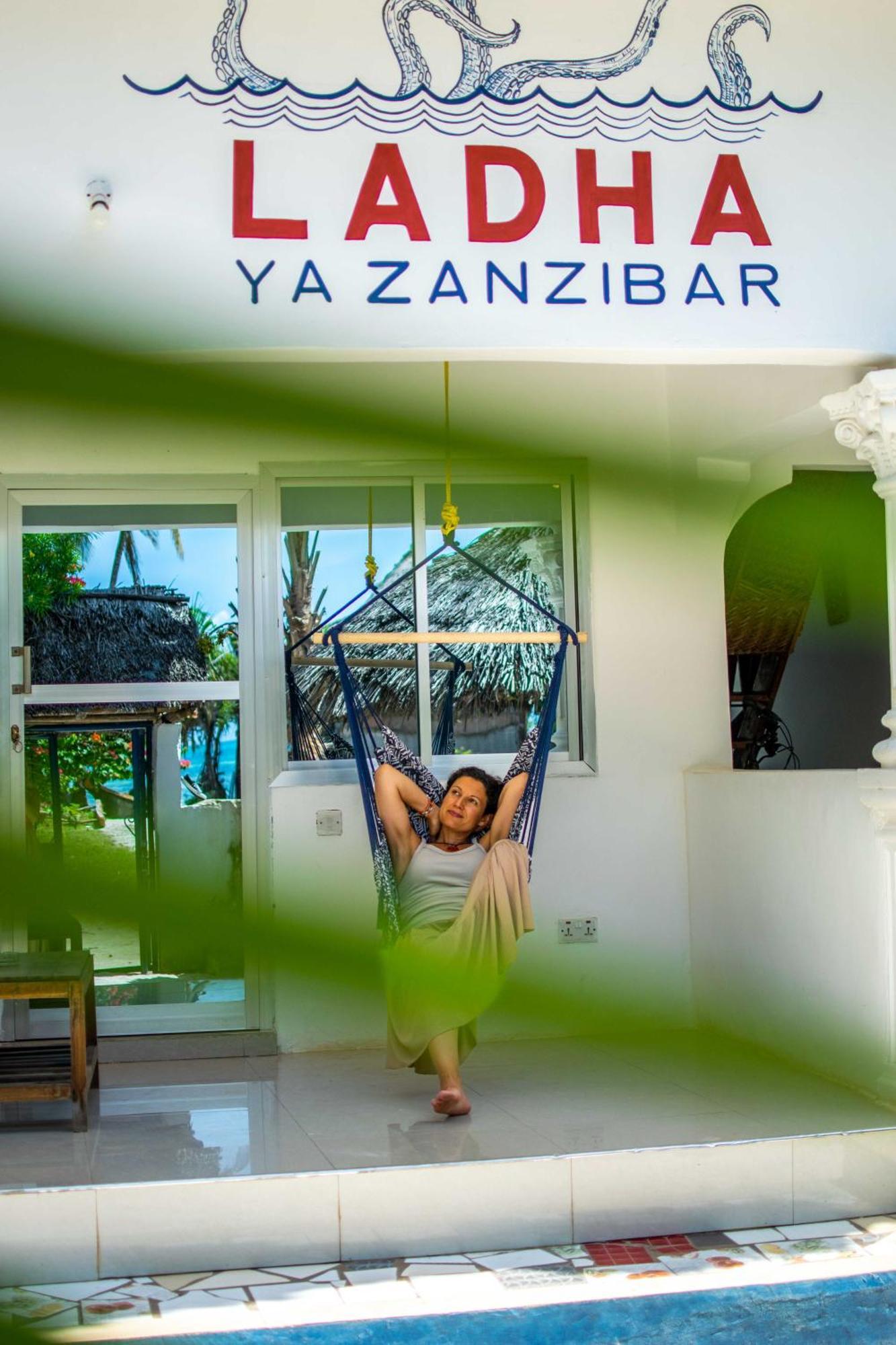 Beachfront Villa Ladha Ya Zanzibar จัมเบียนี ภายนอก รูปภาพ