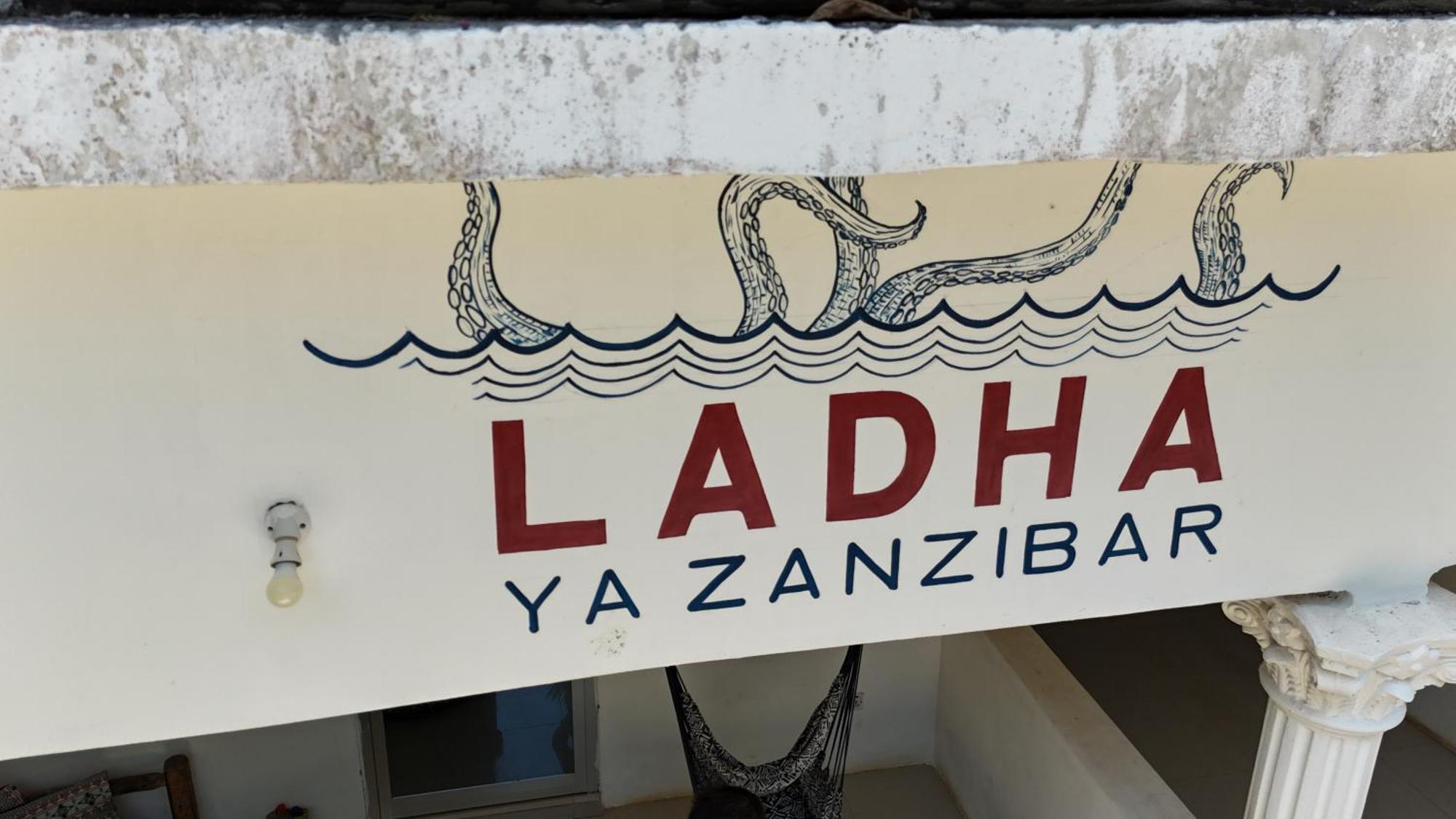 Beachfront Villa Ladha Ya Zanzibar จัมเบียนี ภายนอก รูปภาพ